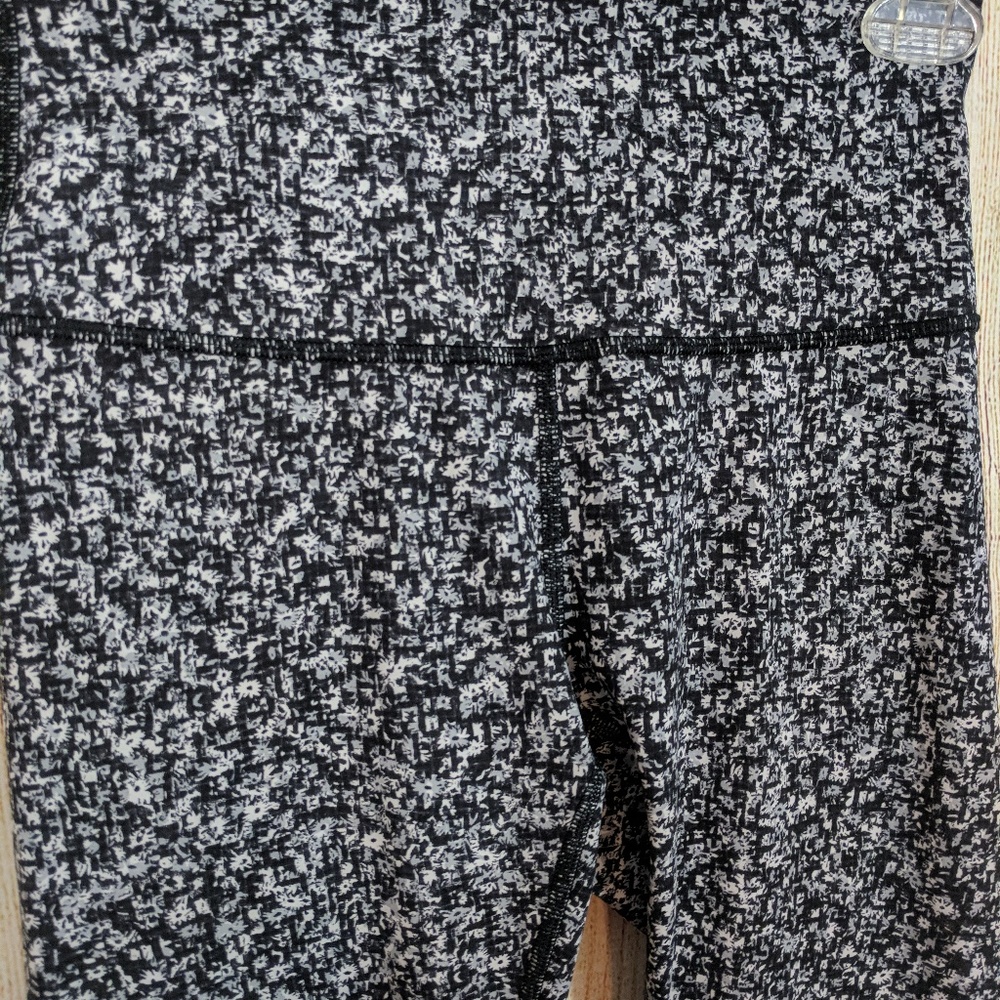 Lululemon Wunder Under Pant (Hi-Rise) - Picture 5 of 7